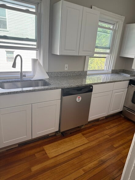 Building Photo - 18 Summer St