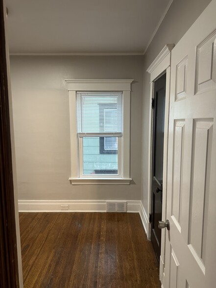 Building Photo - 31 Harvard Pl