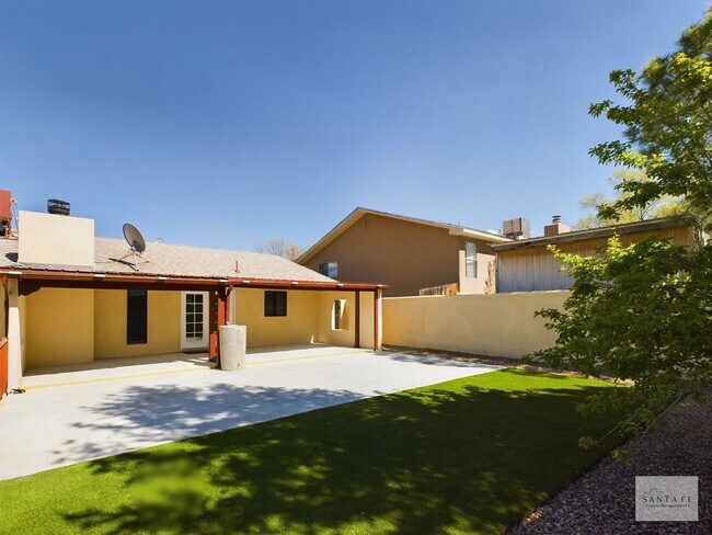 Building Photo - Beautifully Remodeled single Level Home Available Now