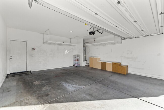 Building Photo - 4454 W Beverly Rd