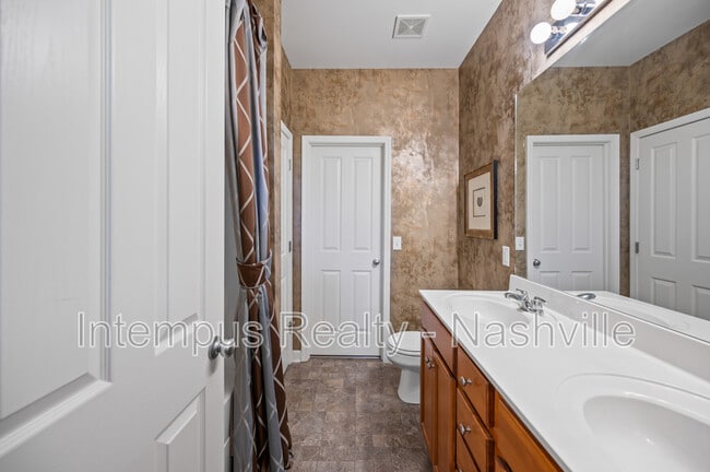 Building Photo - 200 Windsor Chase Ct