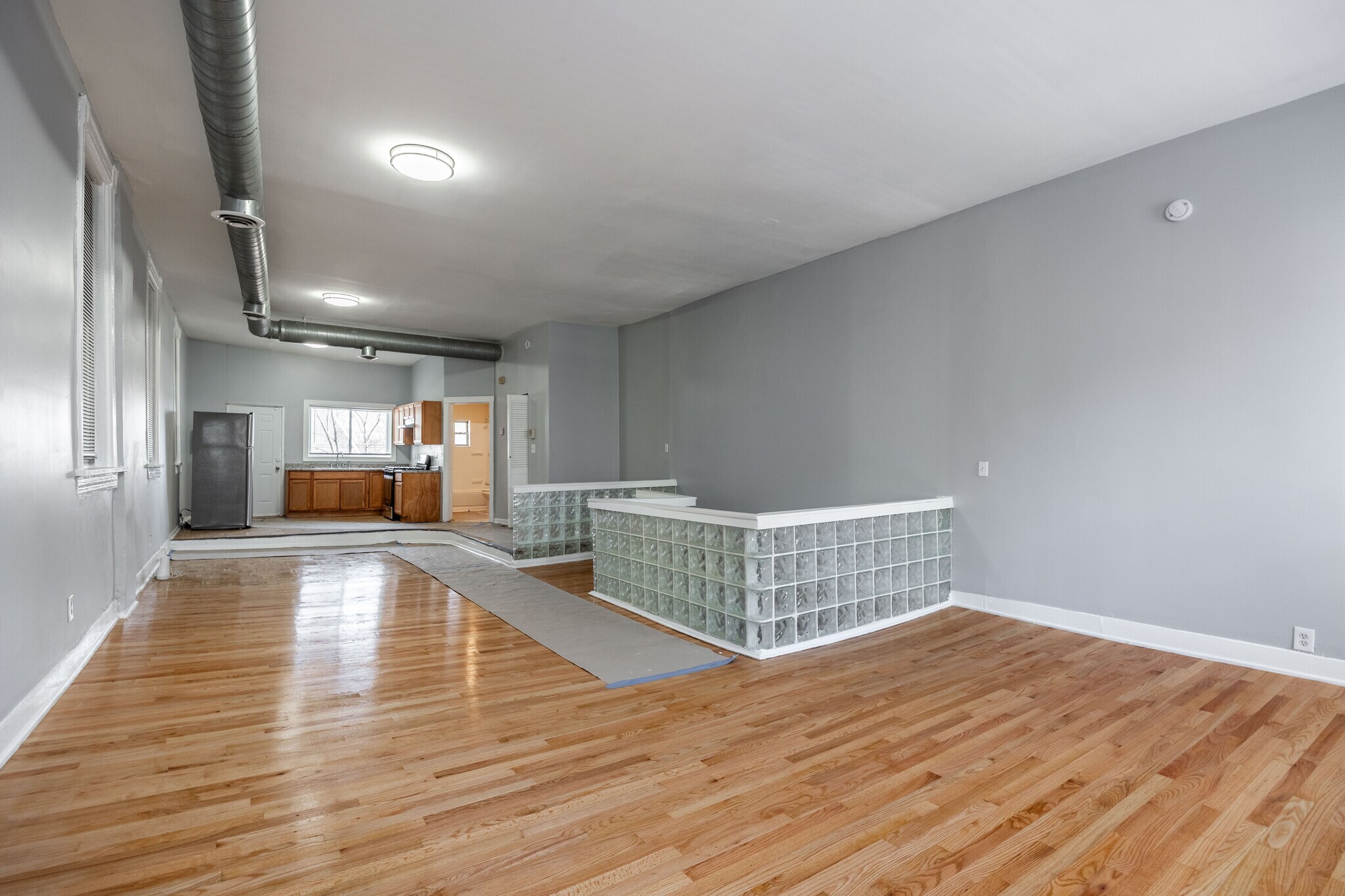 Building Photo - 1877 N Milwaukee Ave