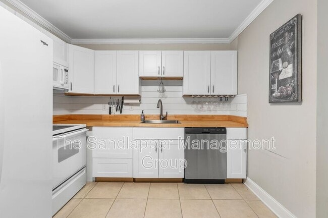 Building Photo - 507 Stinson Dr