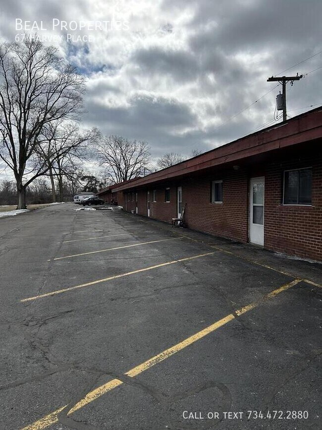 Building Photo - 67 Harvey Pl