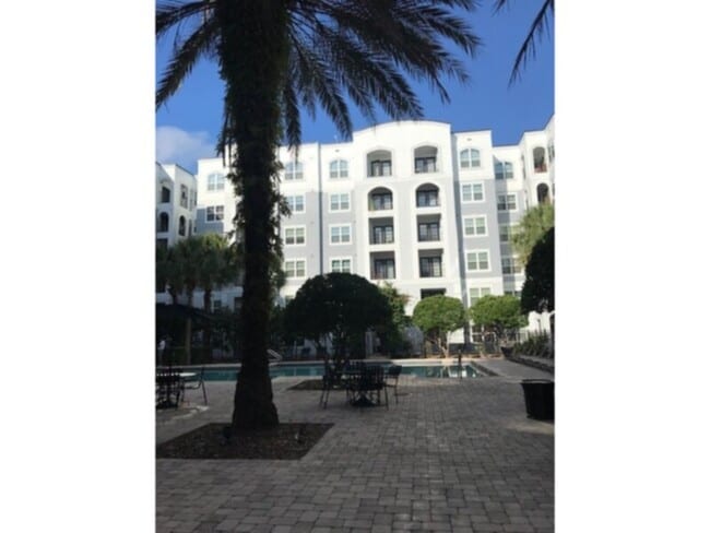 Building Photo - 2 bed 2 bath condo at The Grande Downtown ...