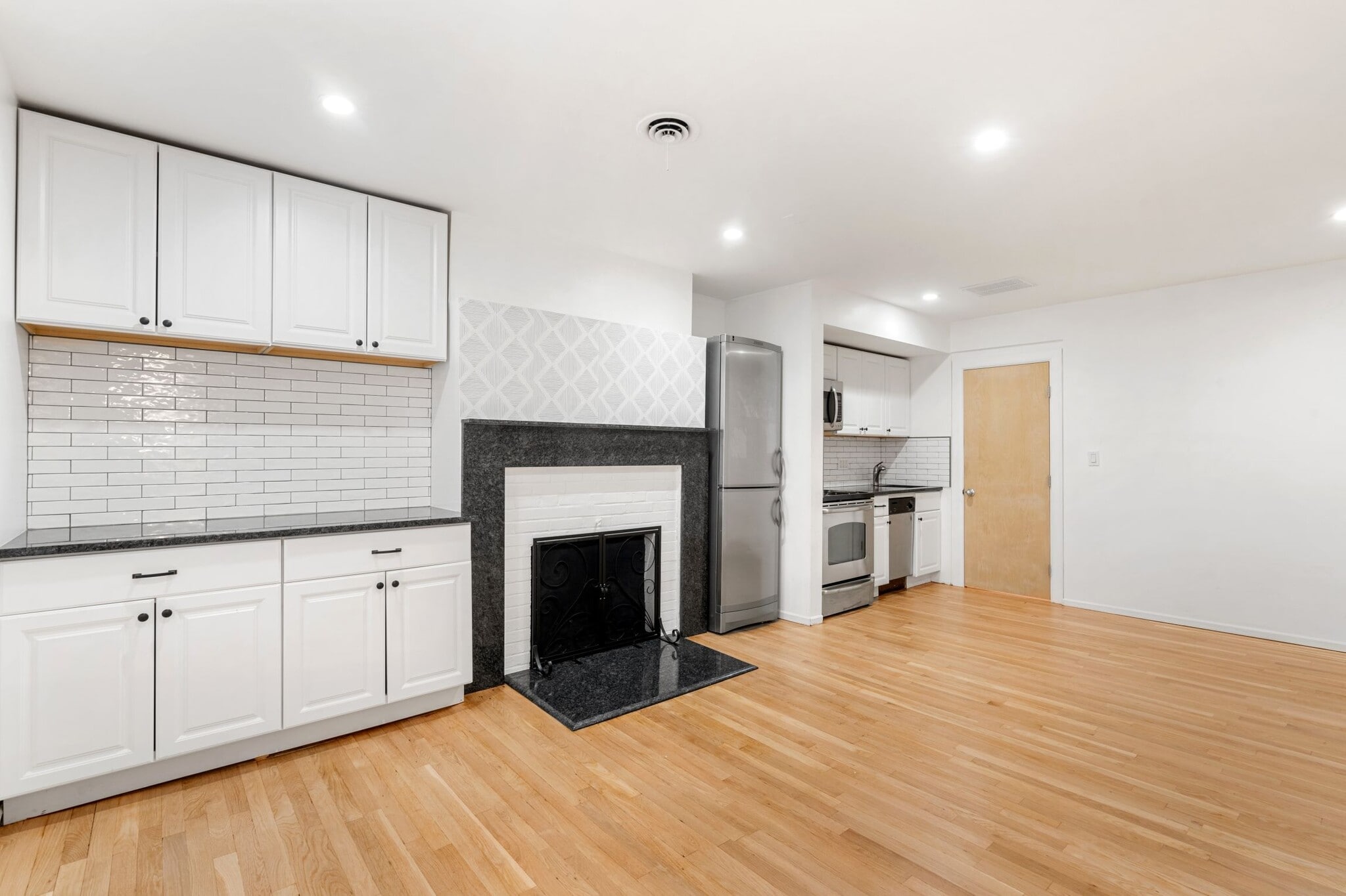 Building Photo - 103 Marlborough St