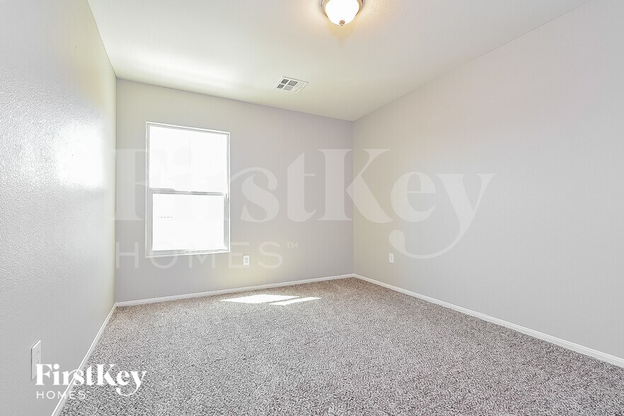 Building Photo - 6694 Wood Thrush Pl