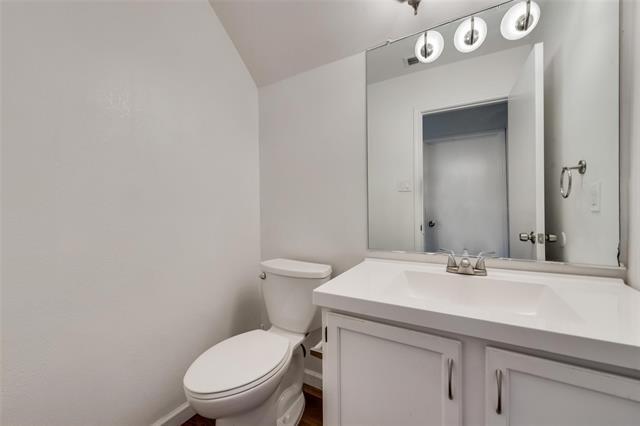 Building Photo - 1405 Thistlewood Ln