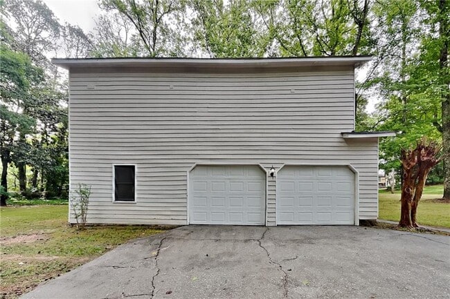 Building Photo - 464 Ridgemont Dr
