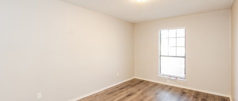 Building Photo - 7618 Creek Wood Dr