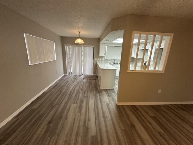 Building Photo - 3252 Sea Grape Dr