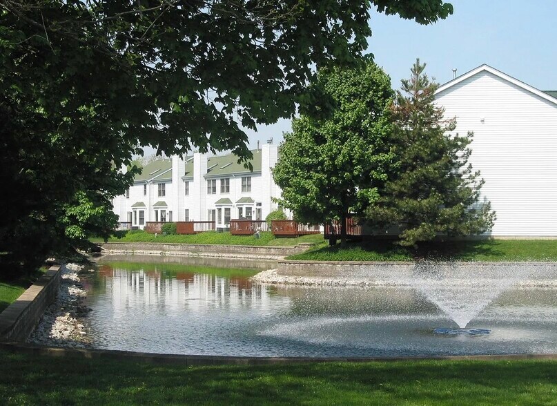 Building Photo - 203 Spring Point Dr