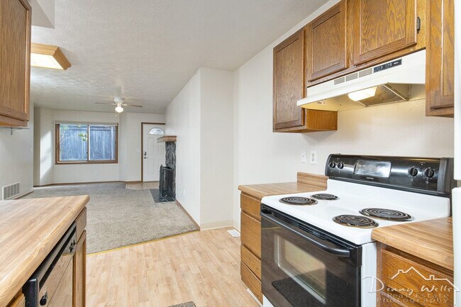 Building Photo - 6632 Stella Place
