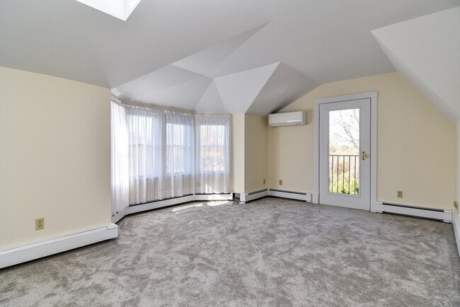 Building Photo - 110 Main St