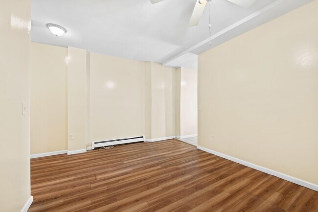 Building Photo - 44 Court House Pl