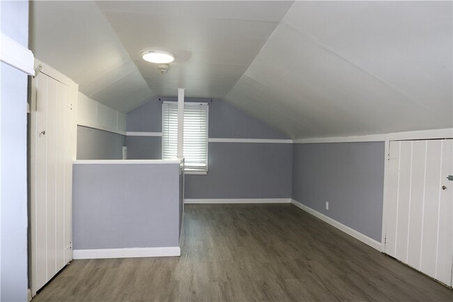 Building Photo - 175 English Rd