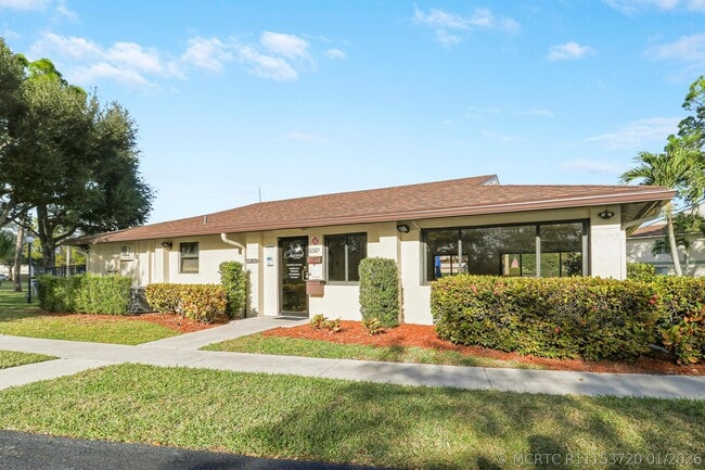 Building Photo - 6370 Chasewood Dr