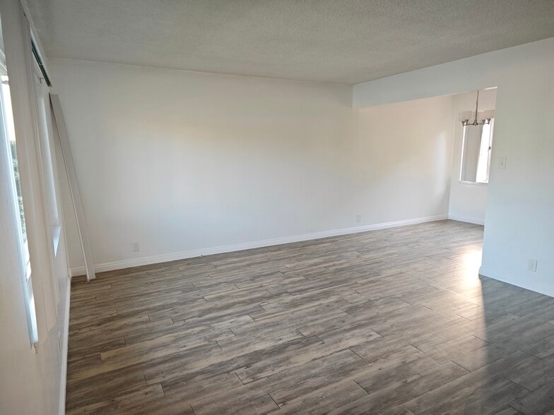 Building Photo - 444 W Regent St