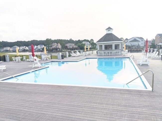 Building Photo - 38170 Castaway Dr