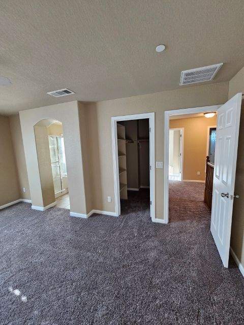 Building Photo - 5620 Bloom Dr