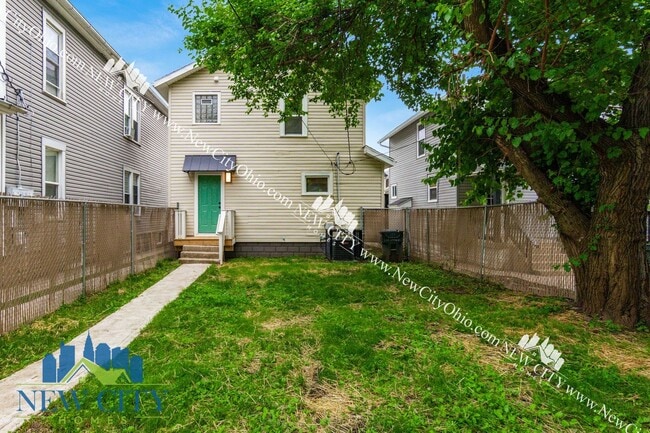 Building Photo - Newly Renovated 2 Bedroom Franklinton Home!