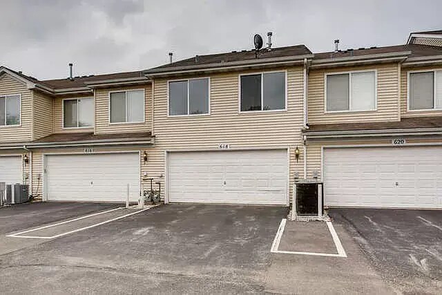Building Photo - 618 Lincoln Station Dr