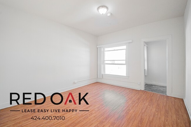 Building Photo - 443 S Catalina St