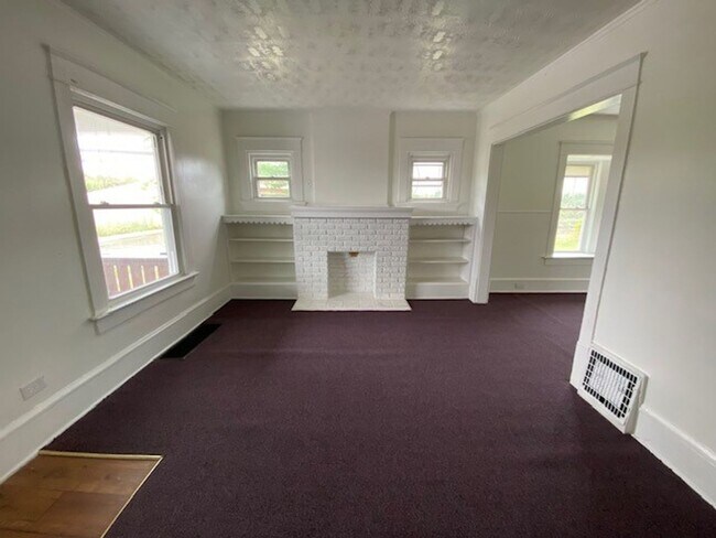 Building Photo - 580 Inman St