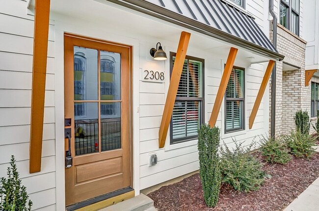 Building Photo - (Coming Soon) TOWNHOME W/ ROOFTOP TERRACE @ 5West Terraces!