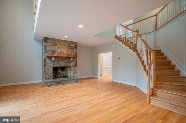 Building Photo - 119 E Jefferson St