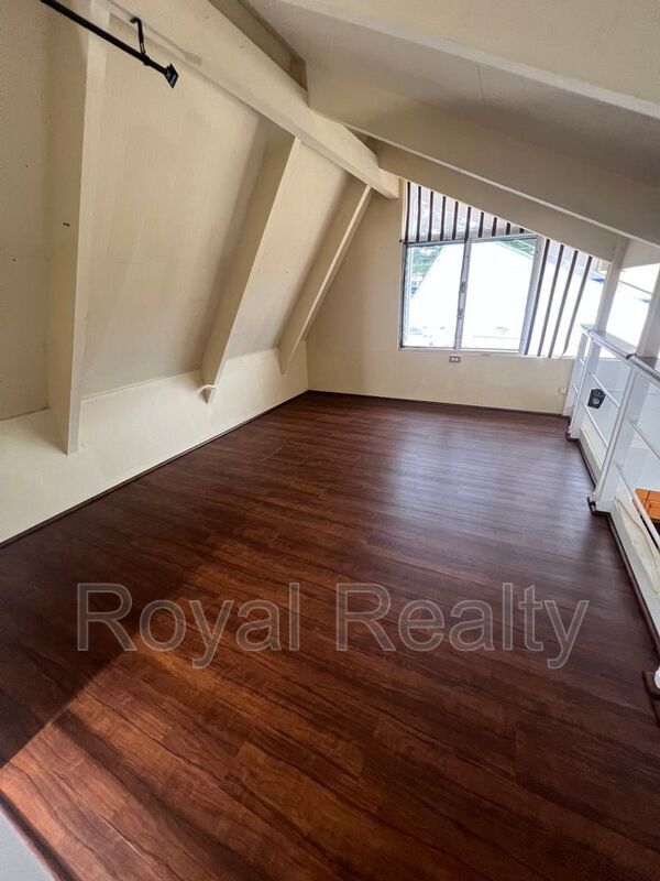 Building Photo - 94-433 Lanikuhana Pl