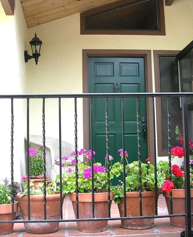 Building Photo - Great Three Bedroom House Carmel Valley