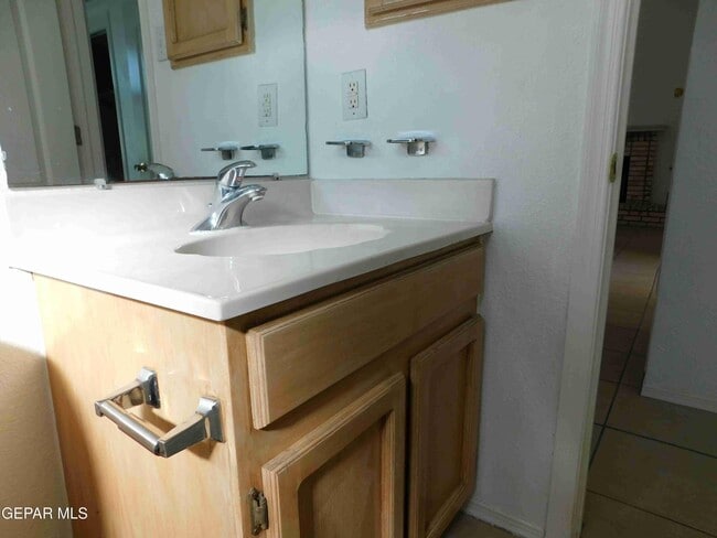 Building Photo - 8695 Pilgrimage Cir