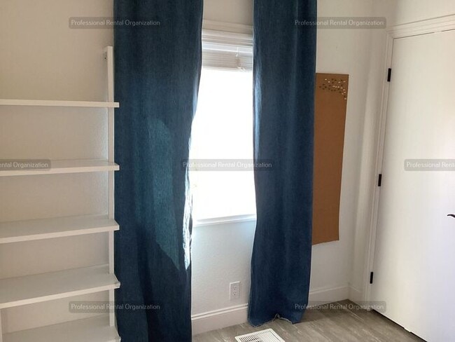 Building Photo - Wine Country Living at Its Finest