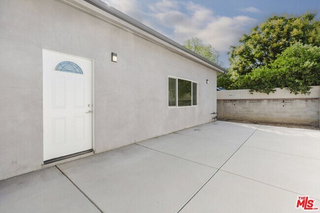 Building Photo - 9958 Marklein Ave