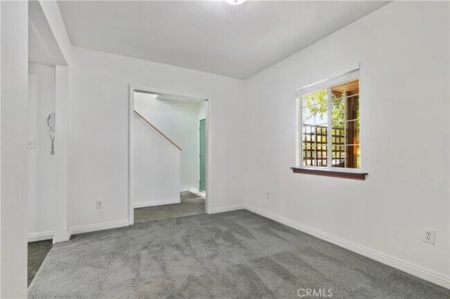 Building Photo - 107 Capitol Hill Dr