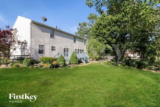 Building Photo - 2 Pebblestone Ct