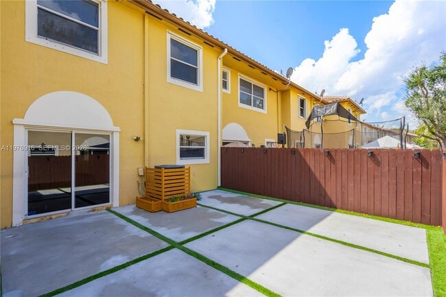 Building Photo - 14055 SW 51st Ln