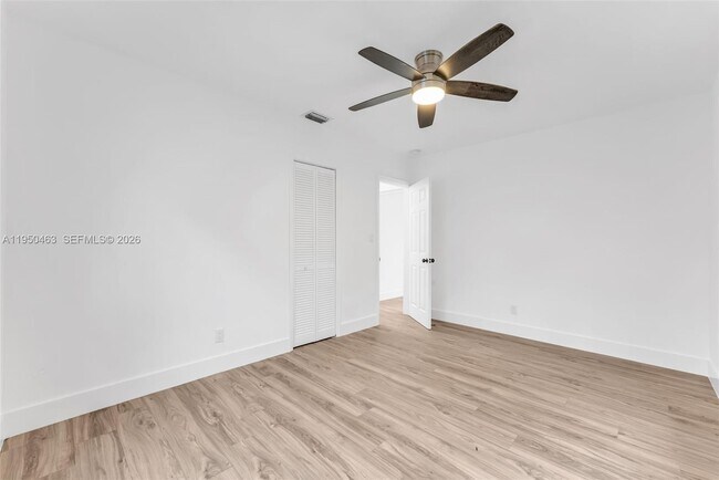 Building Photo - 2434 Coolidge St