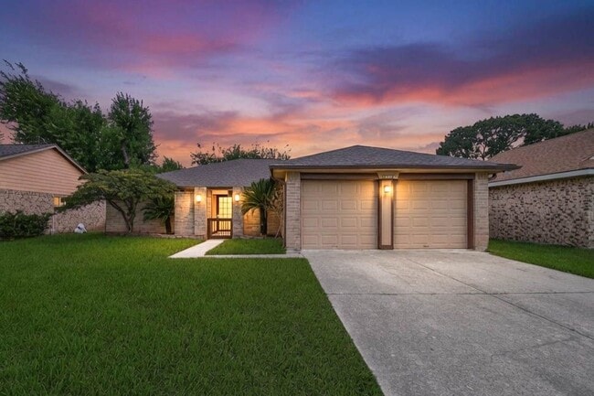 Building Photo - 10904 Birch Dr