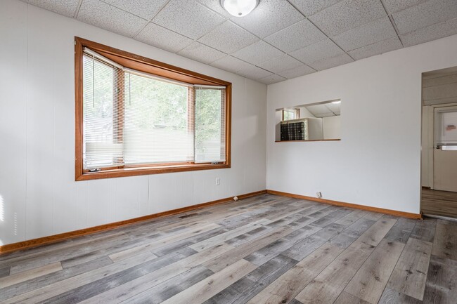 Building Photo - Cozy Home on the North Side