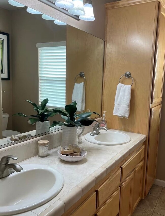 Building Photo - 4 Bedroom Home for Rent in Chico CA | 3 Bathrooms, Fireplace, Yard & Garage