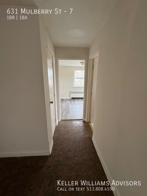 Building Photo - 631 Mulberry St