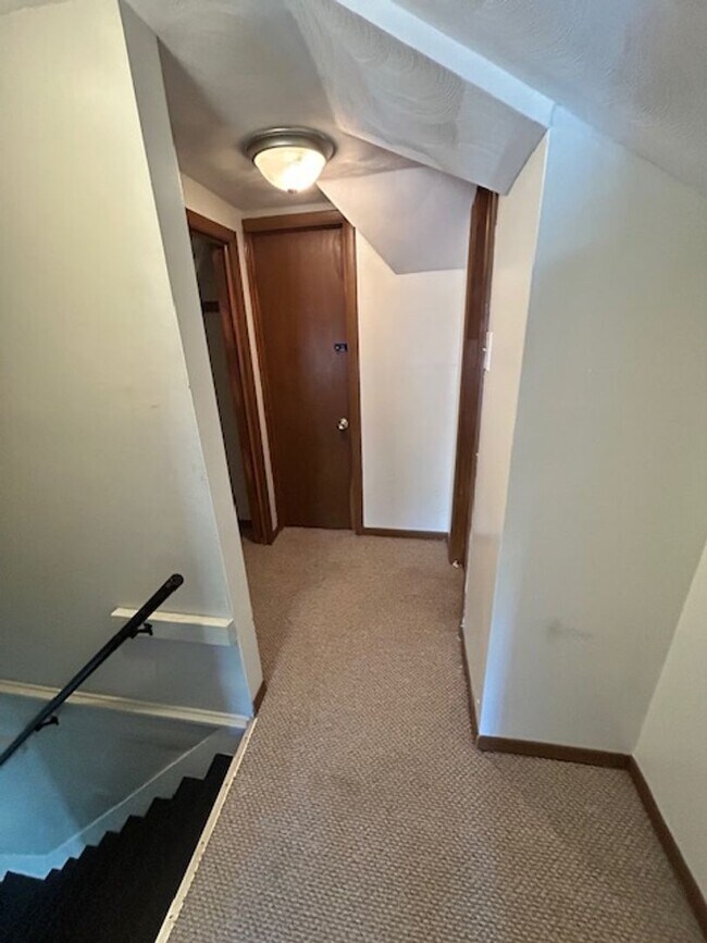 Building Photo - Spacious 2-Bedroom Apartment with Bonus Room – $850/month