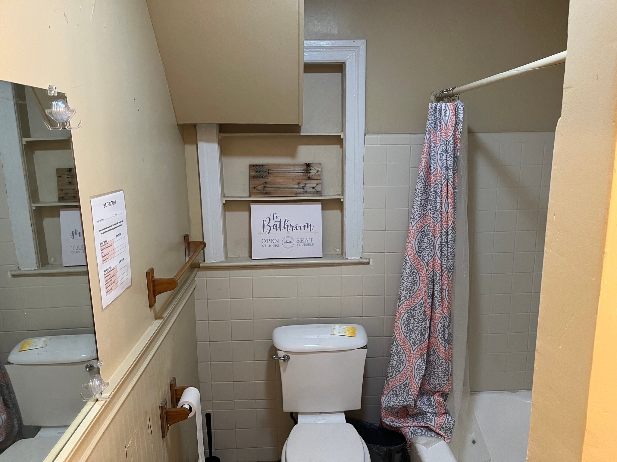 Building Photo - 1045 Ontario St