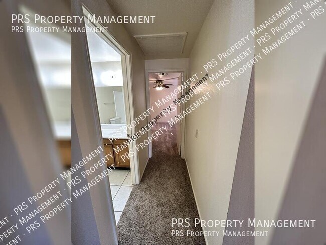 Building Photo - 2120 N Yucca Ct