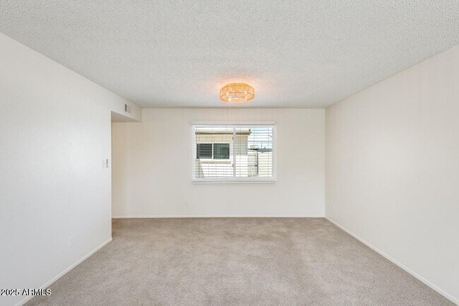 Building Photo - 5809 E Thomas Rd