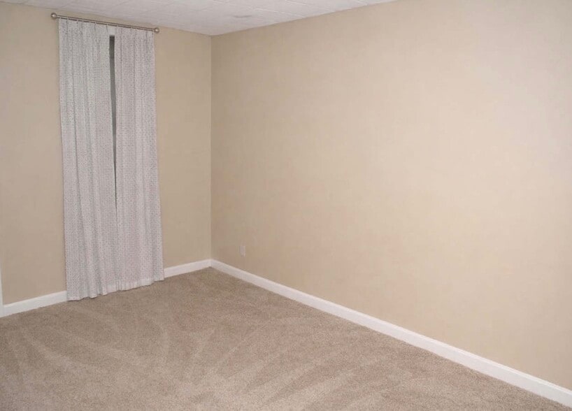 Building Photo - 1317 Cross Creek Dr