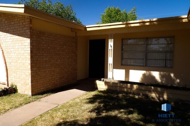 Building Photo - Gorgeous Upper Valley rental home