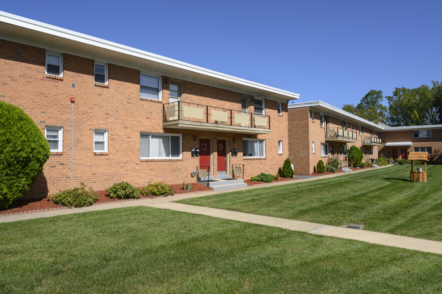 Primary Photo - Alpine Court Apartments